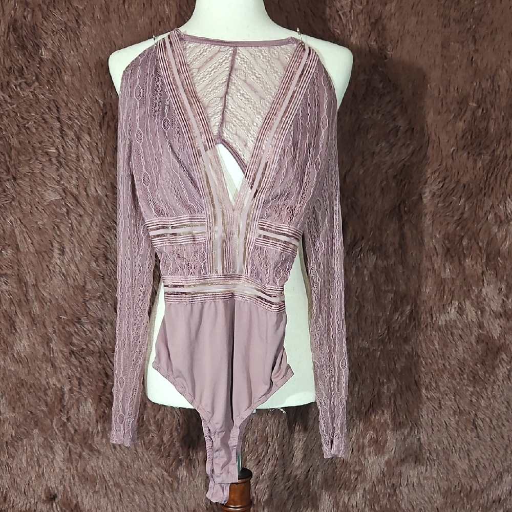 LuLu's Elegant Lace Bodysuit in Mauve